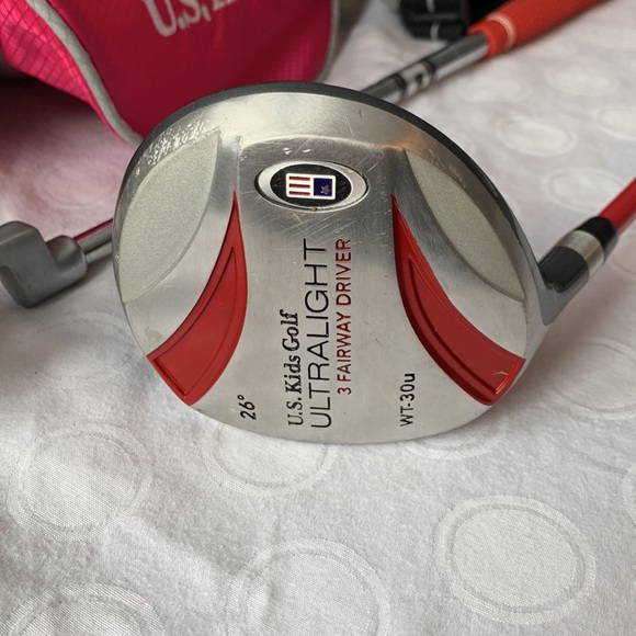 US Kids Golf bag Pink Gently Used 2 Clubs gloves size JM Golf Sport Girls - Picture 6 of 11